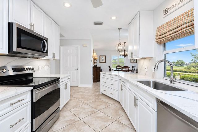18 BUNKER WAY, Rotonda West, FL 33947