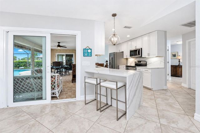 18 BUNKER WAY, Rotonda West, FL 33947