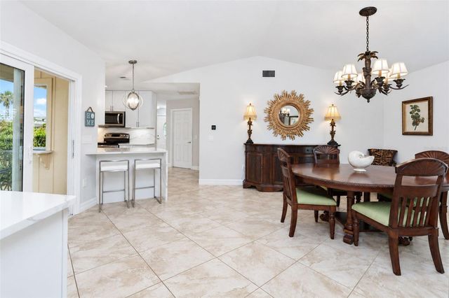 18 BUNKER WAY, Rotonda West, FL 33947