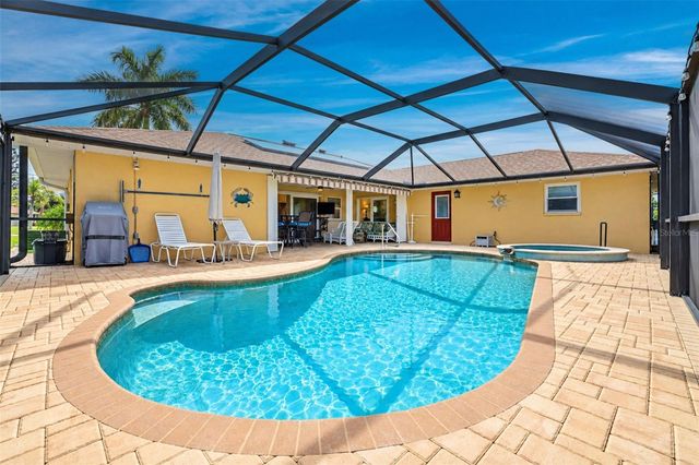 18 BUNKER WAY, Rotonda West, FL 33947