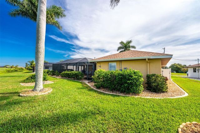 18 BUNKER WAY, Rotonda West, FL 33947
