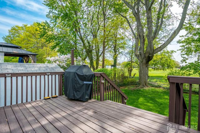 129 Bedford Avenue, Iselin, NJ 08830