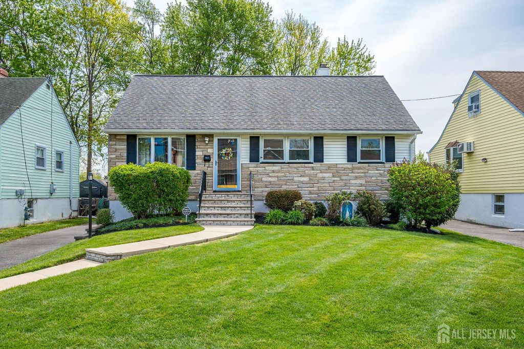 129 Bedford Avenue, Iselin, NJ 08830