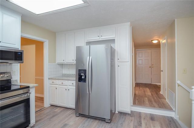 3173 Falconhurst SW Drive, Lilburn, GA 30047