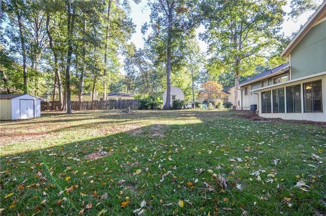 3173 Falconhurst SW Drive, Lilburn, GA 30047