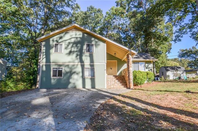 3173 Falconhurst SW Drive, Lilburn, GA 30047