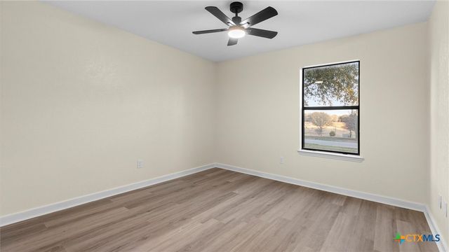300 Ridge Crest Drive, Seguin, TX 78155