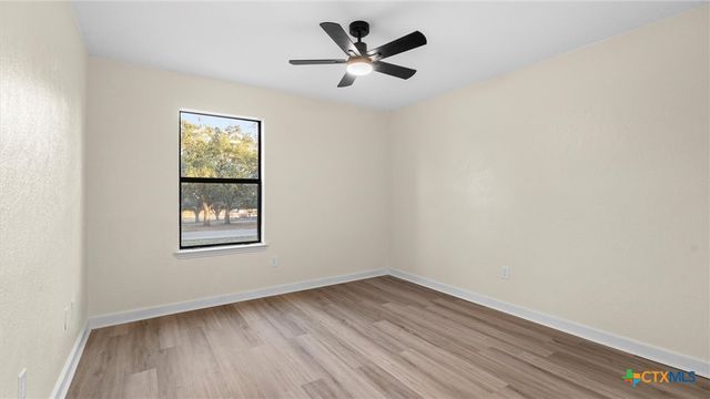 300 Ridge Crest Drive, Seguin, TX 78155