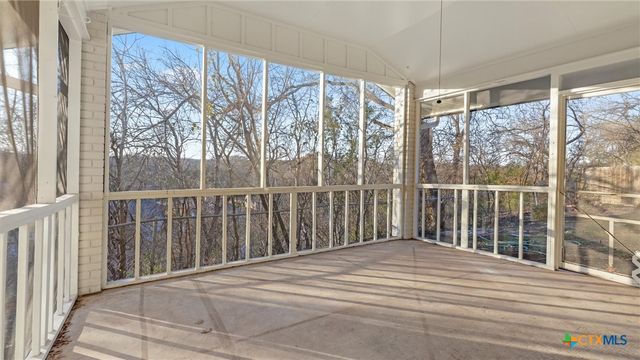300 Ridge Crest Drive, Seguin, TX 78155