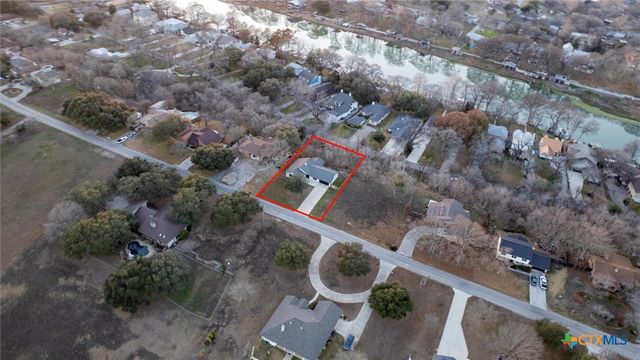 300 Ridge Crest Drive, Seguin, TX 78155