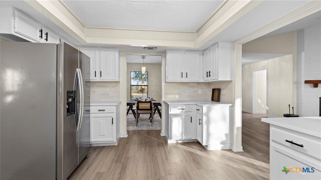 300 Ridge Crest Drive, Seguin, TX 78155