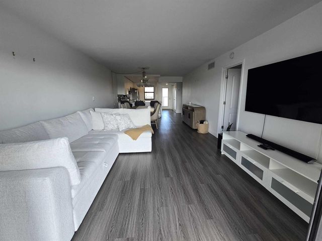 1401 N Riverside Drive 805, Pompano Beach, FL 33062