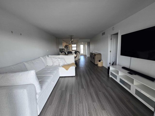 1401 N Riverside Drive 805, Pompano Beach, FL 33062