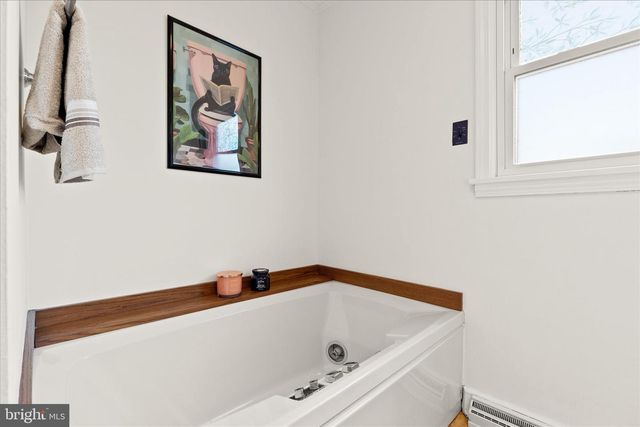 60 SAM SNEAD CIR, Etters, PA 17319