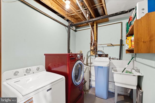 60 SAM SNEAD CIR, Etters, PA 17319