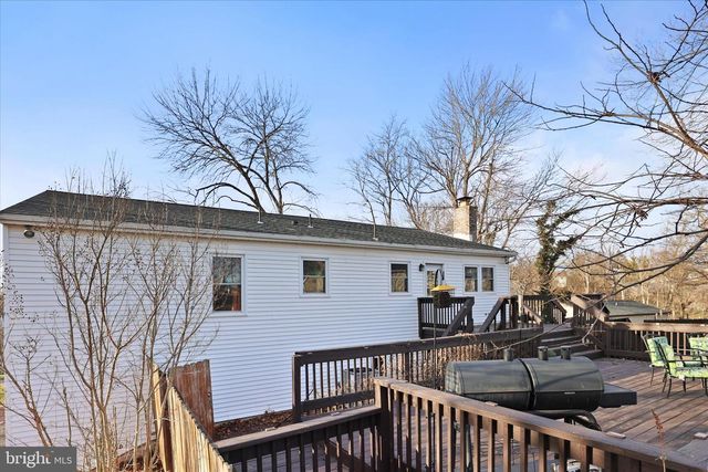 60 SAM SNEAD CIR, Etters, PA 17319