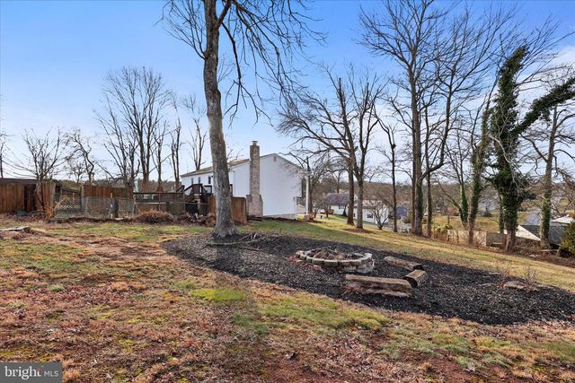 60 SAM SNEAD CIR, Etters, PA 17319