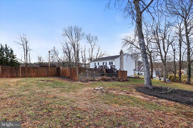 60 SAM SNEAD CIR, Etters, PA 17319