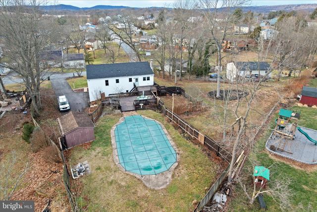 60 SAM SNEAD CIR, Etters, PA 17319