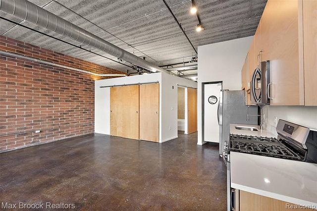 333 E Parent Avenue 16, Royal Oak, MI 48067