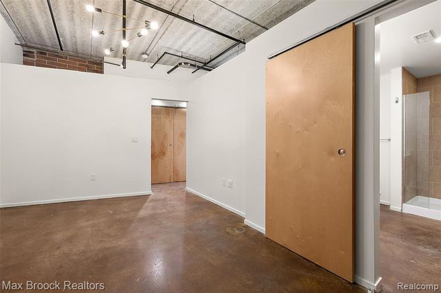 333 E Parent Avenue 16, Royal Oak, MI 48067