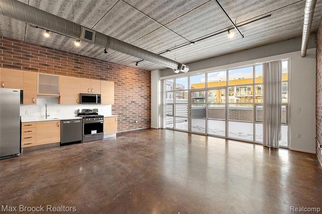 333 E Parent Avenue 16, Royal Oak, MI 48067