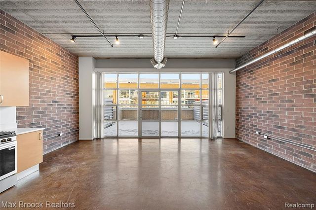 333 E Parent Avenue 16, Royal Oak, MI 48067