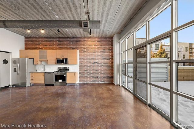 333 E Parent Avenue 16, Royal Oak, MI 48067