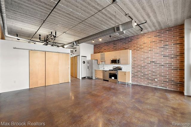 333 E Parent Avenue 16, Royal Oak, MI 48067