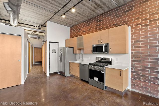 333 E Parent Avenue 16, Royal Oak, MI 48067