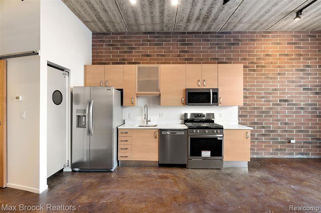 333 E Parent Avenue 16, Royal Oak, MI 48067