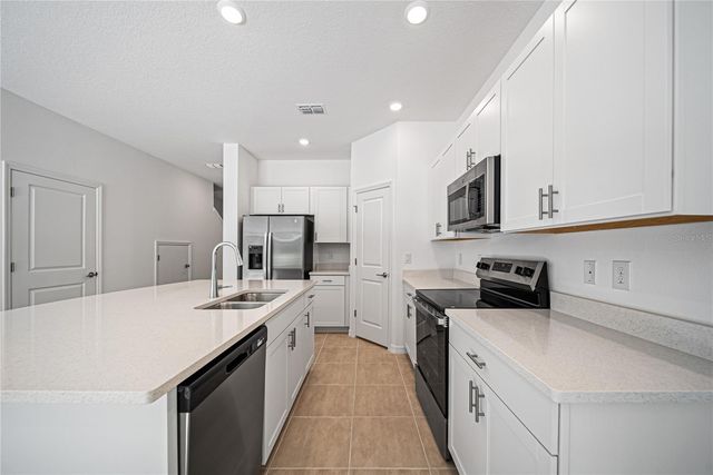 2085 HALLIER COVE, Wesley Chapel, FL 33543