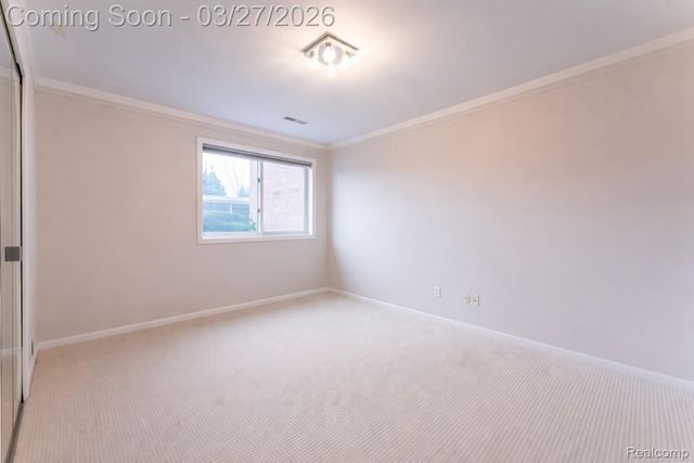 1932 Klingensmith Road, Bloomfield Hills, MI 48302