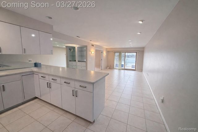 1932 Klingensmith Road, Bloomfield Hills, MI 48302