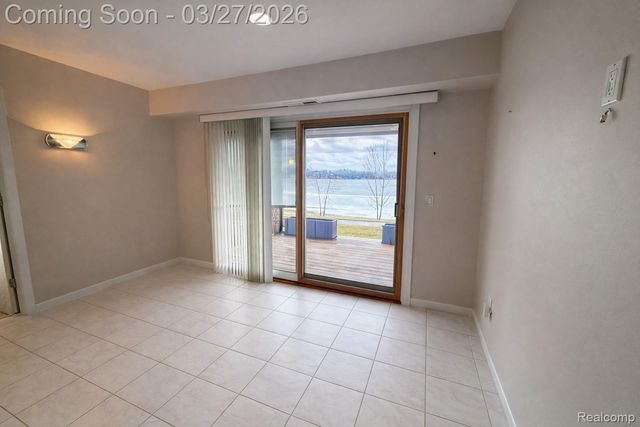 1932 Klingensmith Road, Bloomfield Hills, MI 48302