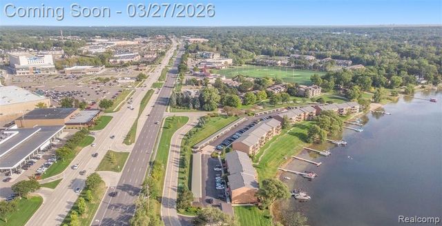 1932 Klingensmith Road, Bloomfield Hills, MI 48302