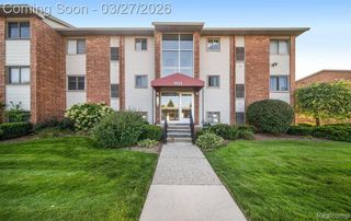 1932 Klingensmith Road, Bloomfield Hills, MI 48302