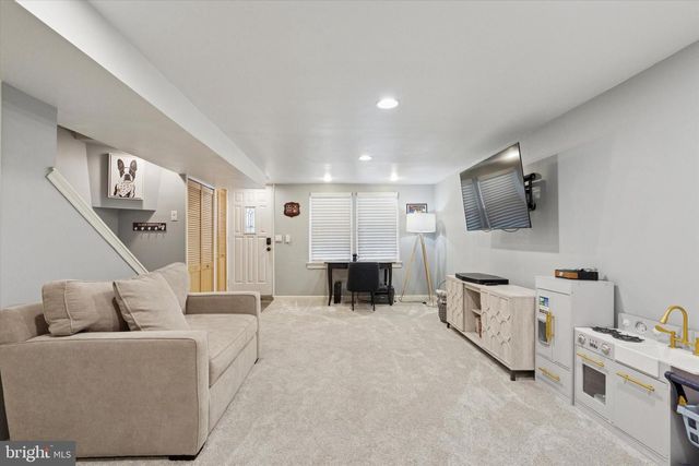 416 HERMIT ST, Philadelphia, PA 19128