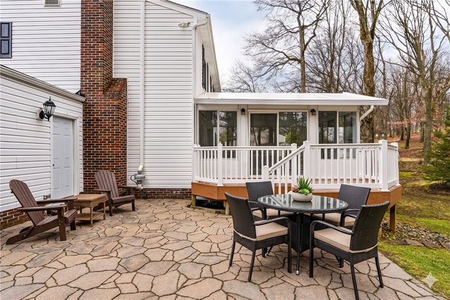52 GREENVIEW, Hempfield Twp, PA 15644