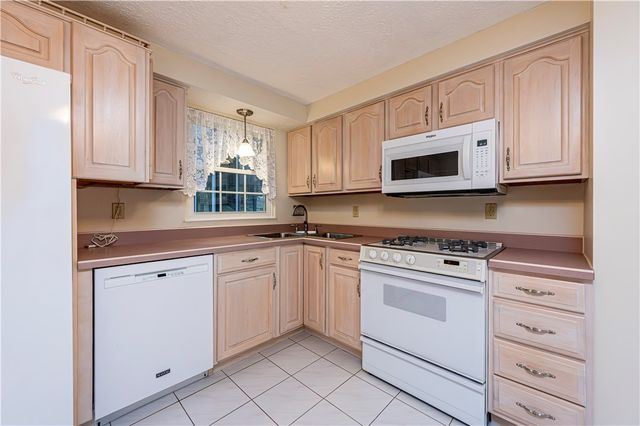 52 GREENVIEW, Hempfield Twp, PA 15644
