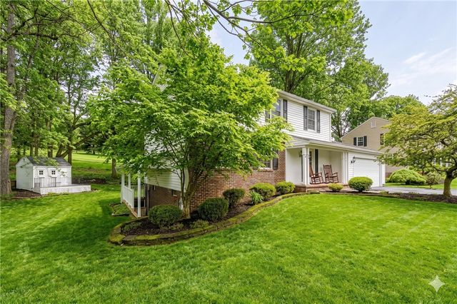 52 GREENVIEW, Hempfield Twp, PA 15644