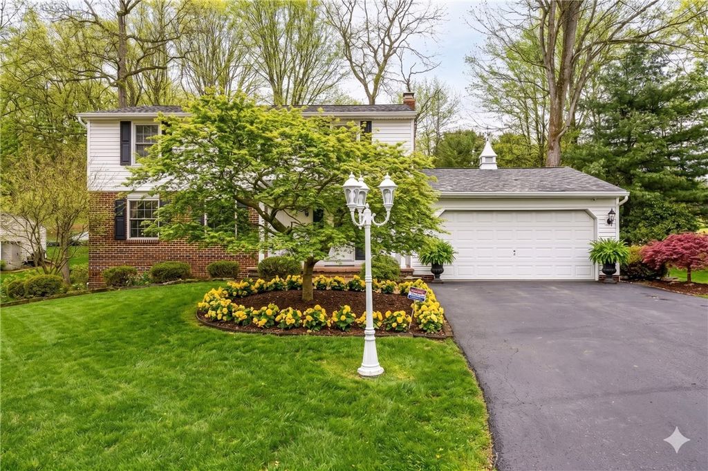 52 GREENVIEW, Hempfield Twp, PA 15644