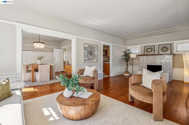 3226 Fairview Ave, Alameda, CA 94501