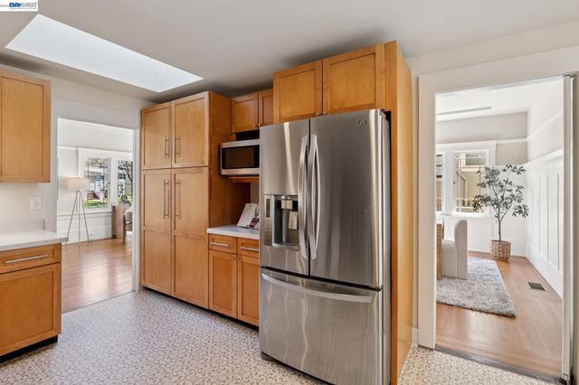 3226 Fairview Ave, Alameda, CA 94501