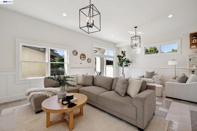 3226 Fairview Ave, Alameda, CA 94501