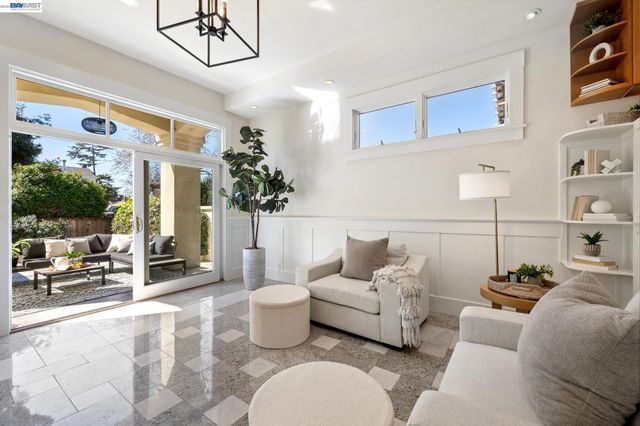 3226 Fairview Ave, Alameda, CA 94501