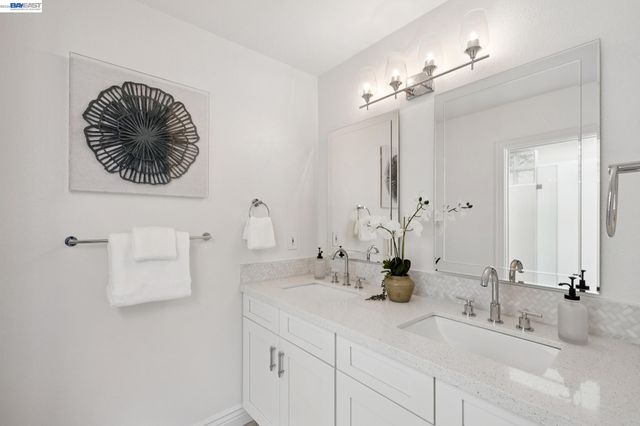 3226 Fairview Ave, Alameda, CA 94501