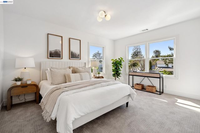 3226 Fairview Ave, Alameda, CA 94501