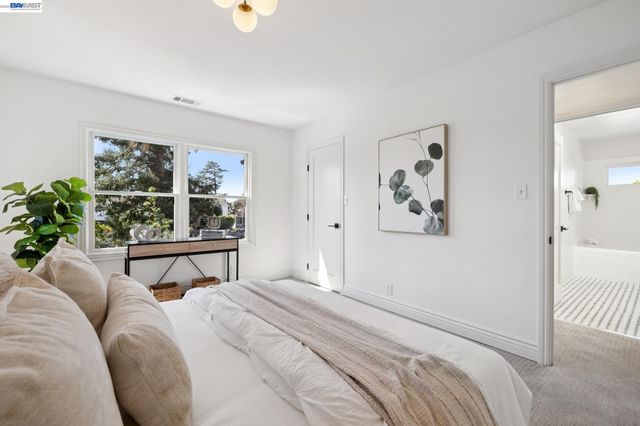 3226 Fairview Ave, Alameda, CA 94501