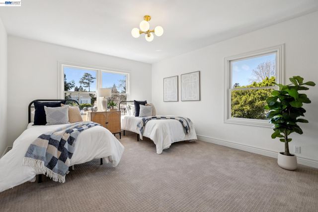 3226 Fairview Ave, Alameda, CA 94501